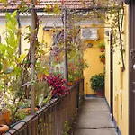 Charming Studio In The Heart Of China Town